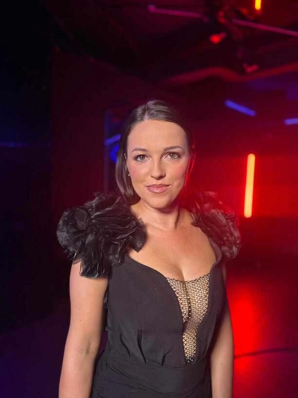 Wokalistka zespołu Shine królową disco polo?! Aleksandra Rybaczek w koronie podbija sieć! Czym zaskoczy?! 
