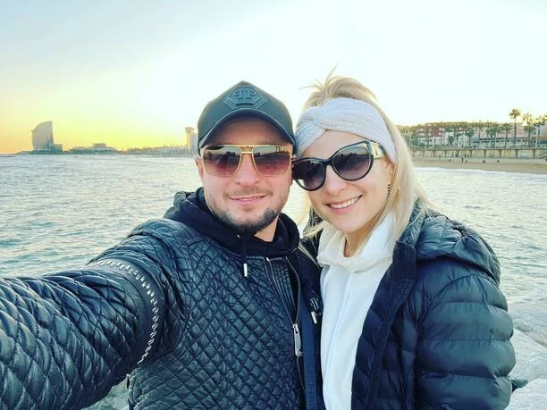 Pikantne wyznanie! Magdalena Narożna szczerze o swoim związku „my się kochamy codziennie„! Gwiazda disco polo łamie stereotypy! 
