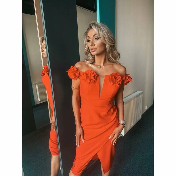 Małgorzata Główka z zespołu Camasutra i jej oszałamiający wybór na wesele – czerwona kreacja, która przyciąga wzrok!