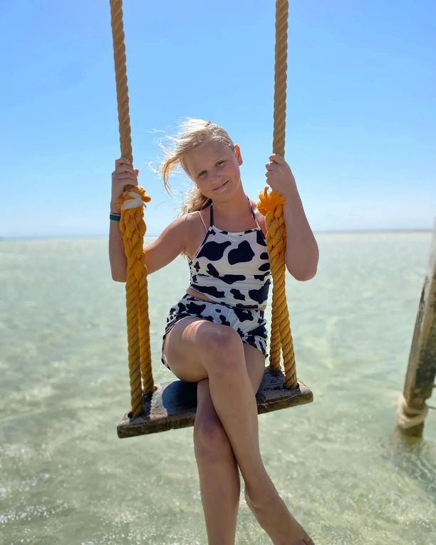 Rodzinne wakacje Magdaleny Narożnej! Gwiazda zespołu Piękni i Młodzi w zagraniczną podróż zabrała ukochaną córeczkę Gabrysię! FOTO