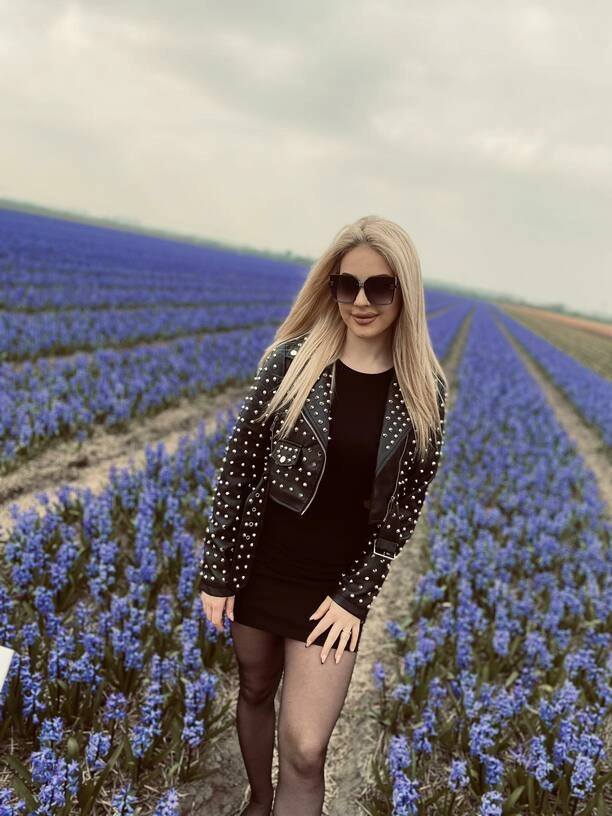 Blondi! Poznaj Natalię Skupiewską piękną blondynkę o cudownym głosie!