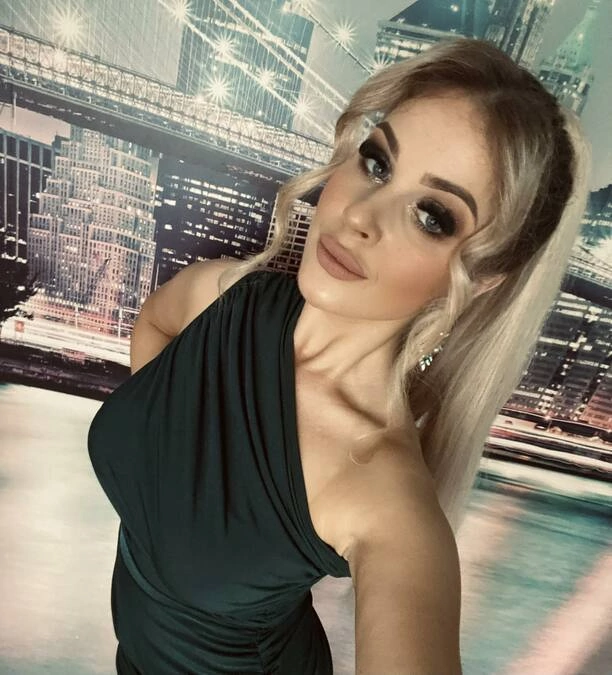 Blondi! Poznaj Natalię Skupiewską piękną blondynkę o cudownym głosie!