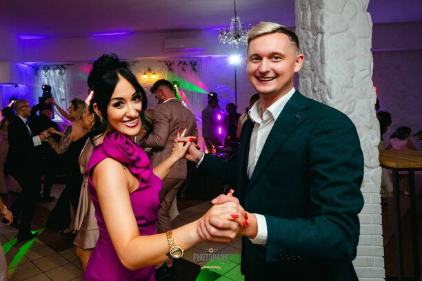 Ślub producenta disco polo Marcina Mackiewicza! Plejada gwiazd na weselu | ZDJĘCIA