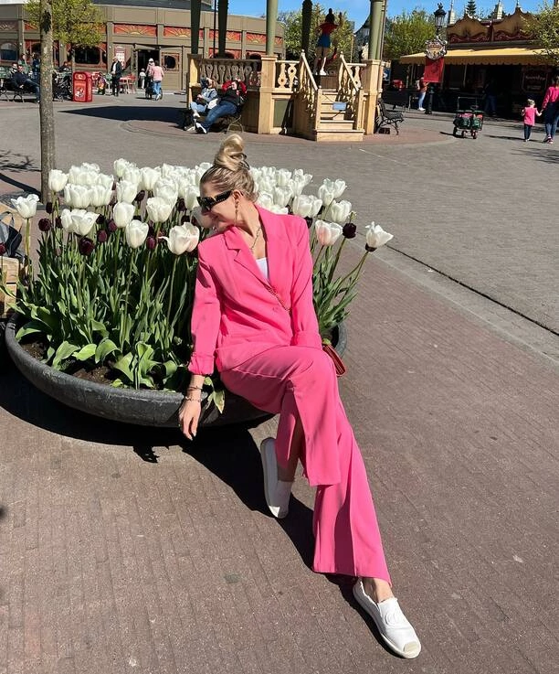 Magdalena Narożna Piękni i Młodzi w pięknej kreacji za granicą. Ciężko odwrócić od niej wzrok

