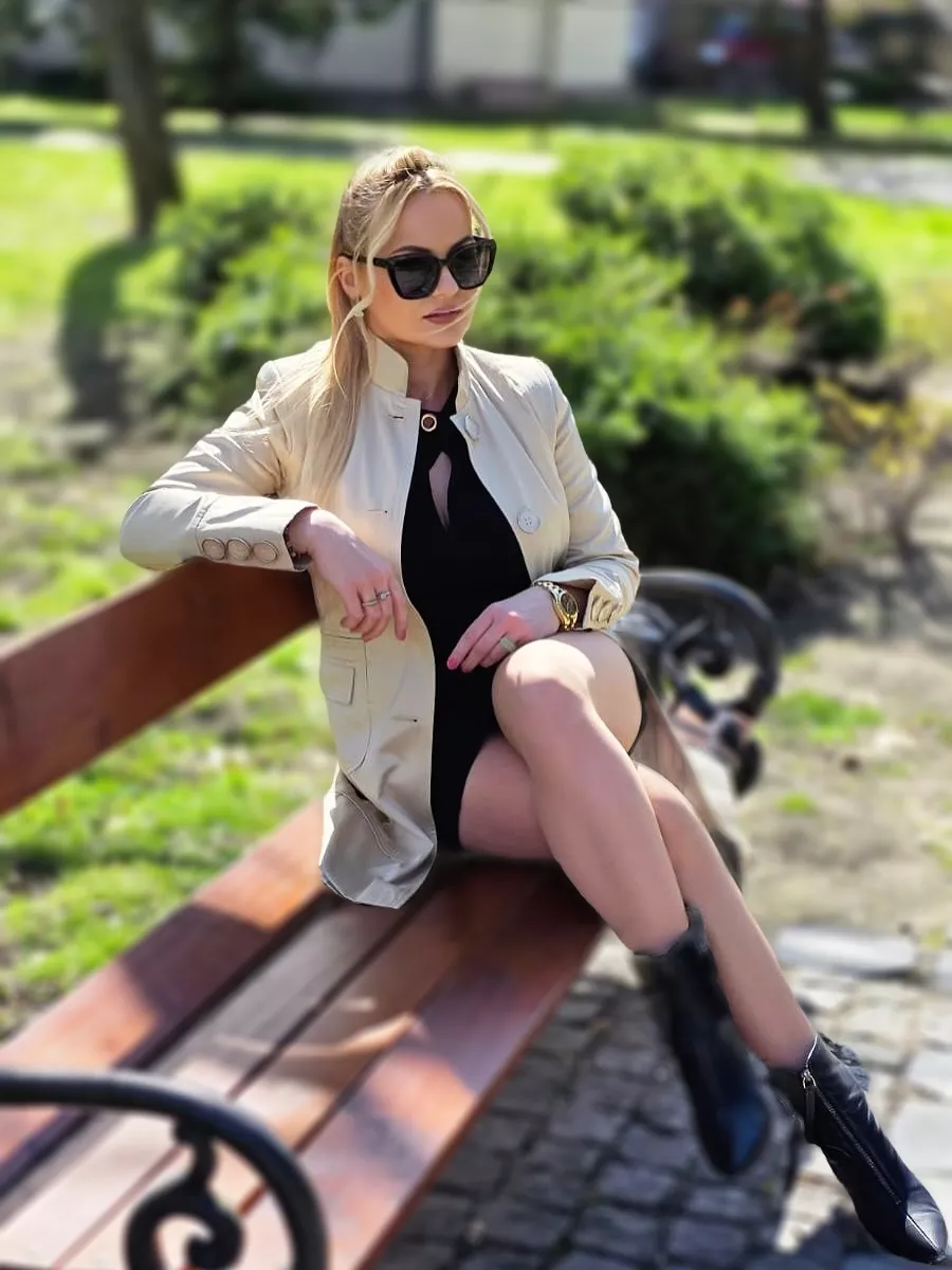 Ela Kliś pokazała nowe zdjęcia. Długie nogi i stylizacja robią największe wrażenie