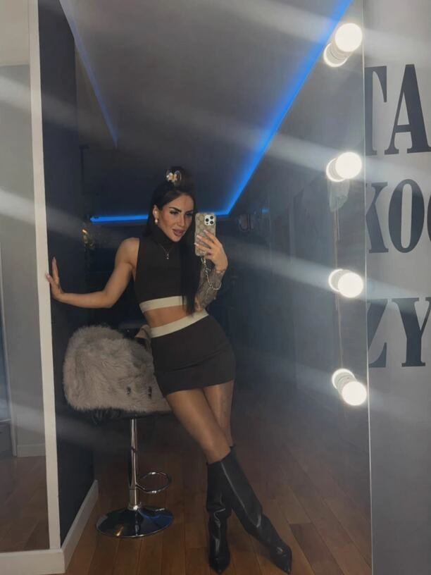 Mini, kozaki i figura jak z okładki. Klaudia Zielińska wrzuciła zdjęcie i w sieci zawrzało