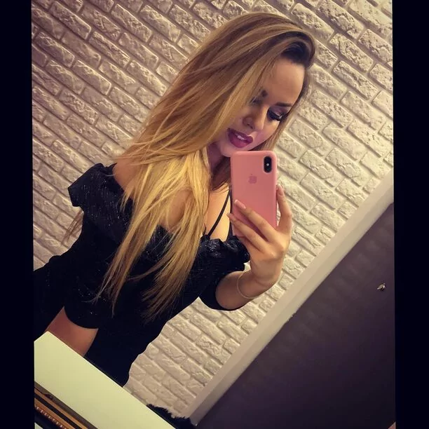 Przepiękna Paula Karpowicz z Top Girls kusi ponętną stylizacją! Fani pod wrażeniem! Wygląda bosko! 