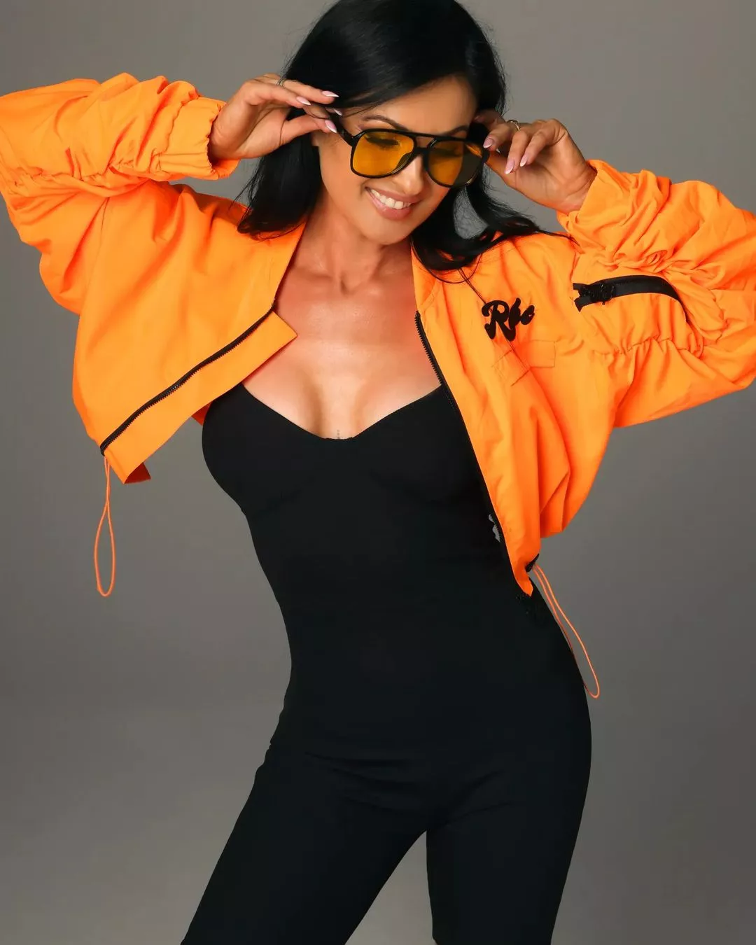 Wokalistka disco polo w centrum uwagi?! Marta Konopla zachwyca neonową stylizacją! Zobacz zdjęcia! | GALERIA
