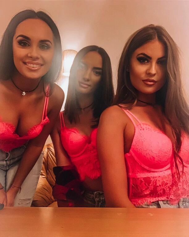 Śliczne wokalistki disco polo z zespołu Szpilki zachwycają idealną figurą! W sieci już dawno nie było tak gorąco! 