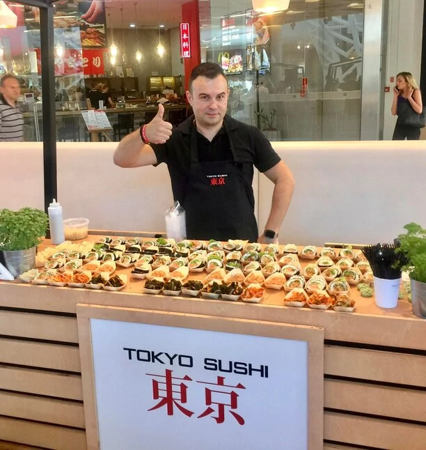 Gwiazdor disco polo właścicielem jednej z największych sieci lokali w Warszawie - Tokyo Sushi!  