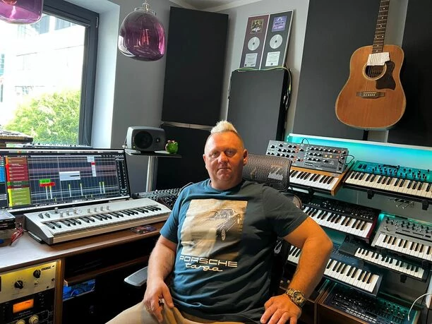 Zespół Magnum wraca z nowym hitem! „Wariatka„ - taneczny utwór o szalonej miłości!