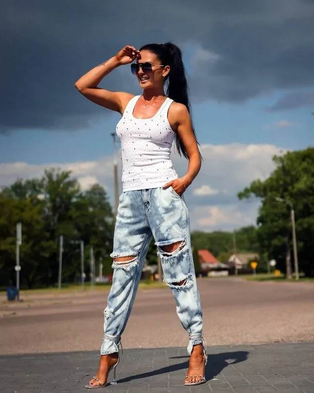 To najlepiej ubrana gwiazda w branży?! Śliczna gwiazda disco polo podkreśliła długie nogi wyjątkową stylizacją!