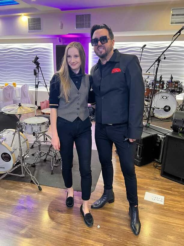 Czy Andre to najlepszy wybór na wesele? Zobacz, jak gwiazda disco polo rozkręciła imprezę i zachwyciła gości Moniki i Łukasza