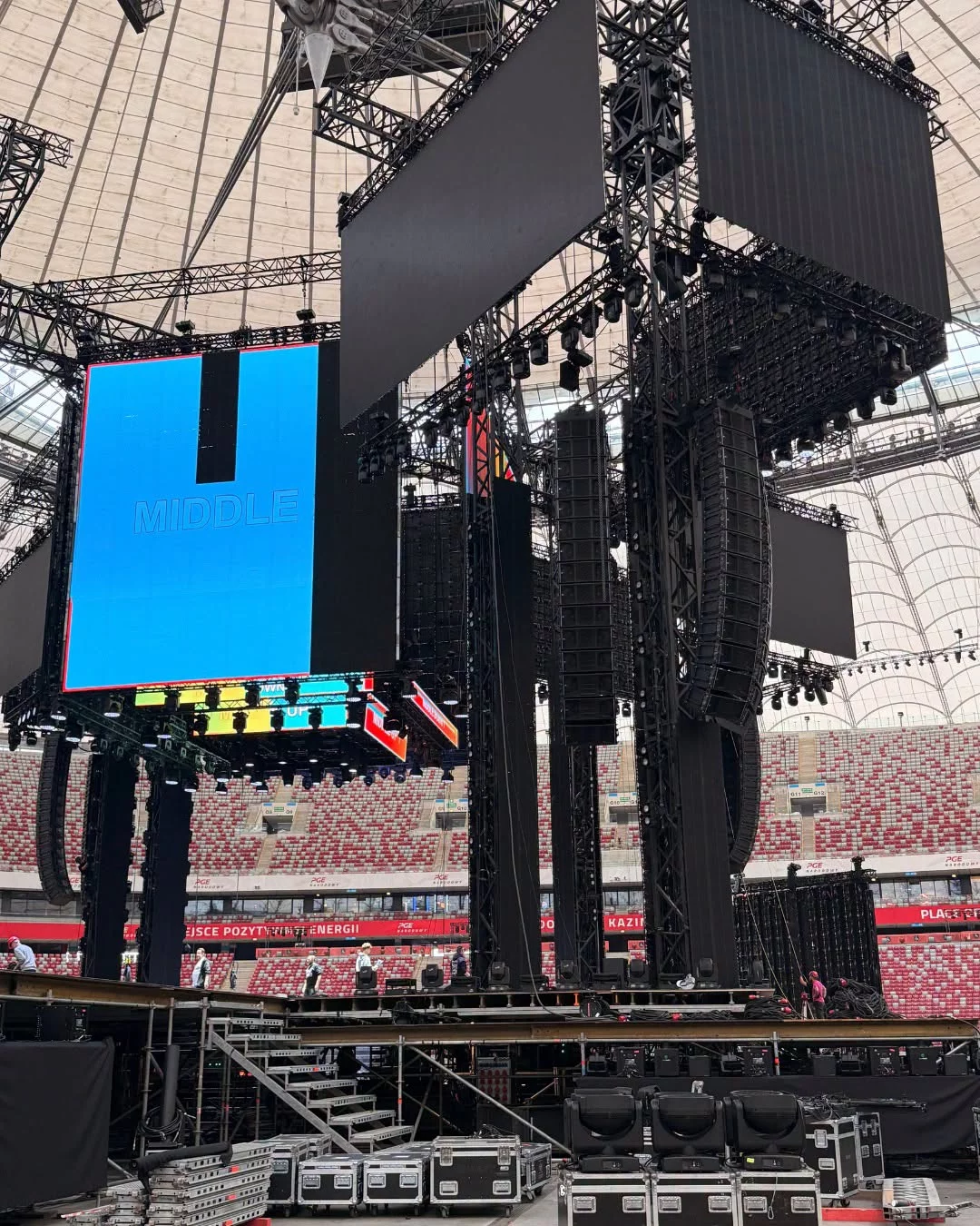 Roztańczony PGE Narodowy 2026: rośnie gigantyczna scena 360 stopni. Są pierwsze zdjęcia