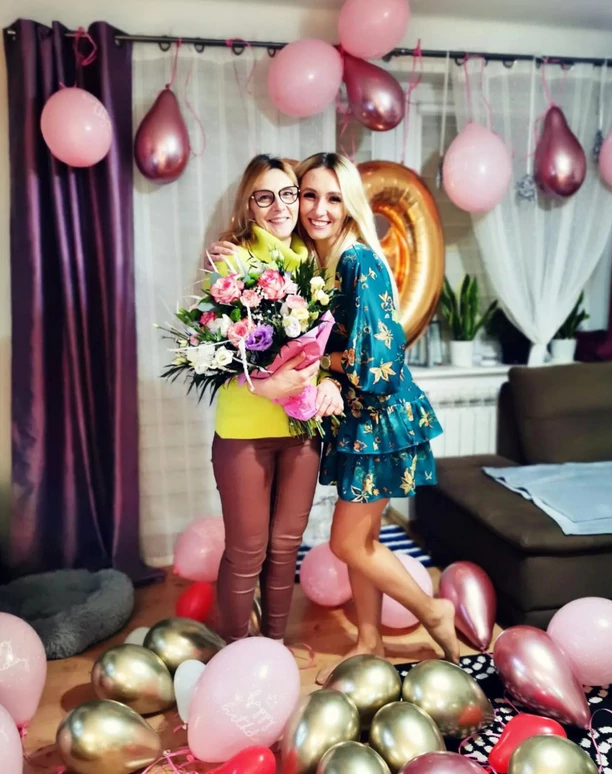 Ma to w genach?! Piękna wokalistka disco polo pokazała swoją mamę! Panie wyglądają jak siostry?! 