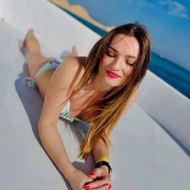 Fani oniemieli! Gwiazda disco polo pokazuje ciało na zdjęciach z Egiptu – takie gorące fotki to rzadkość!