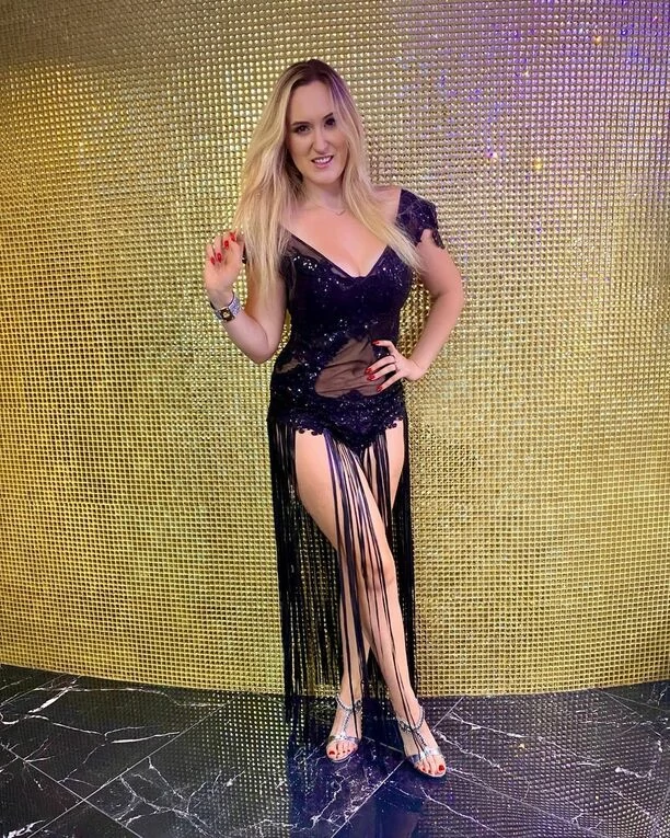 ”Odstawiona” gwiazda disco polo odsłoniła biust! Artystka odważnie wyeksponowała głęboki dekolt