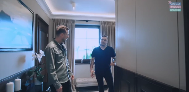 Tak mieszka Paweł Dudek Czadoman! Gwiazdor disco polo pławi się w luksusach?! Strefa relaksu i rondo na podwórku!