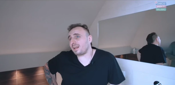 Tak mieszka Paweł Dudek Czadoman! Gwiazdor disco polo pławi się w luksusach?! Strefa relaksu i rondo na podwórku!