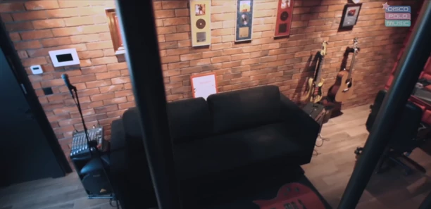 Tak mieszka Paweł Dudek Czadoman! Gwiazdor disco polo pławi się w luksusach?! Strefa relaksu i rondo na podwórku!