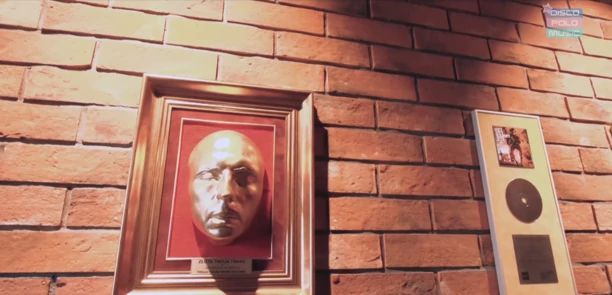 Tak mieszka Paweł Dudek Czadoman! Gwiazdor disco polo pławi się w luksusach?! Strefa relaksu i rondo na podwórku!