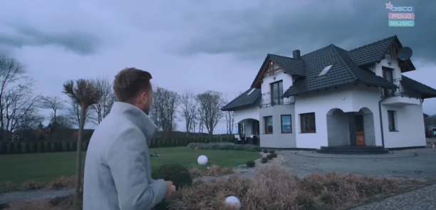 Tak mieszka Paweł Dudek Czadoman! Gwiazdor disco polo pławi się w luksusach?! Strefa relaksu i rondo na podwórku!