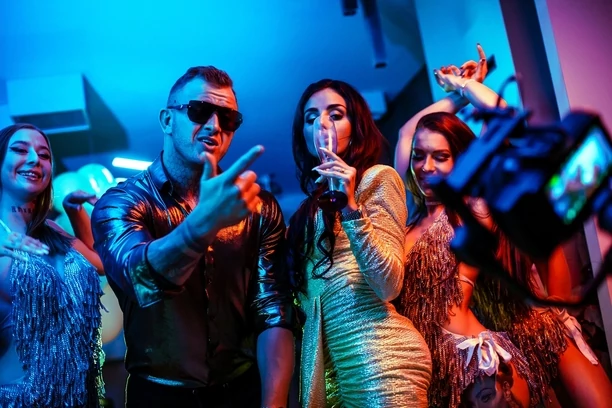 Ostre słowa Dawida Narożnego „Niektórzy mogą dostać zawału lub sraczki!„ Wszystko przez nowość „Alkoholiczka„