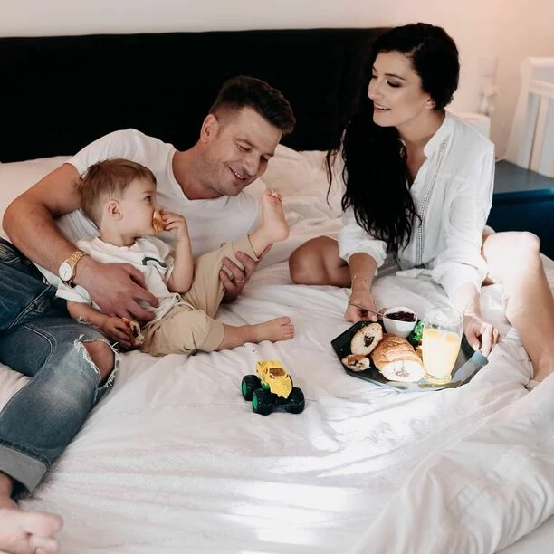 Sylwek Gazda – Power Play przyłapany w kuchni?! Gwiazdor disco polo przyrządził smaczne danie dla żony! 