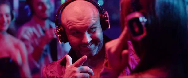 Pudzianowski zapowiada wybuchową nowość disco polo, od której zapłonie niejeden „Parkiet„! Zobacz zdjęcia prosto z planu!