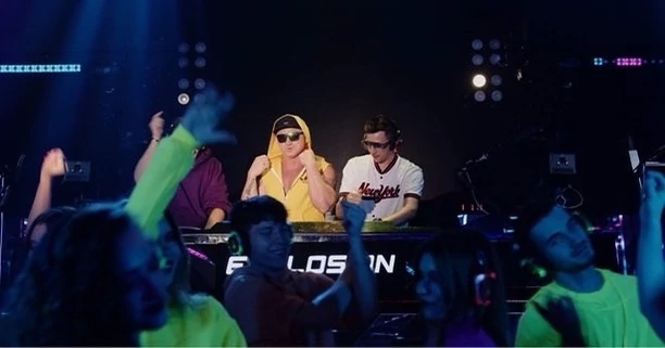 Pudzianowski zapowiada wybuchową nowość disco polo, od której zapłonie niejeden „Parkiet„! Zobacz zdjęcia prosto z planu!