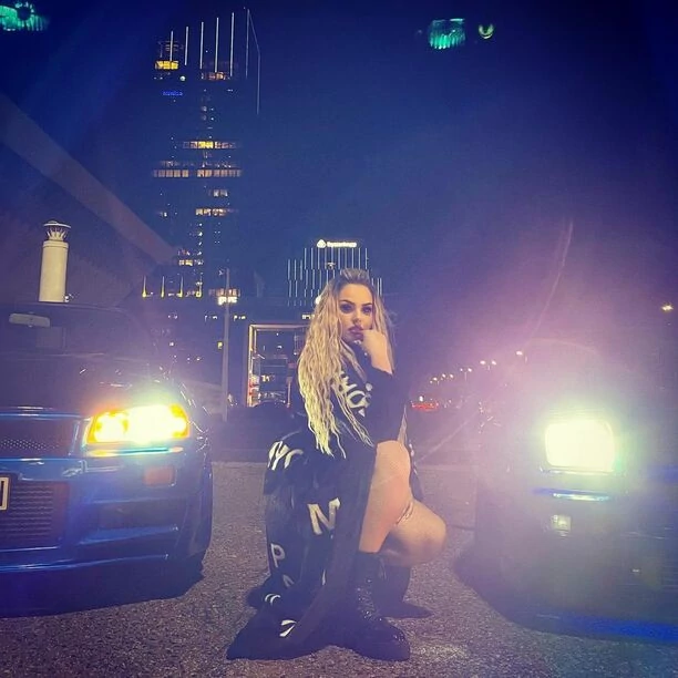 Paula Karpowicz Topky zachwyca jesienną stylizacją! Gwiazda muzyki disco polo ma idealne wyczucie stylu?!