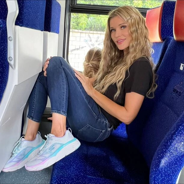 Z ostatniej chwili! Joanna Krupa zdradza wielki sekret: uwielbia muzykę disco polo i pojawi się w teledysku?