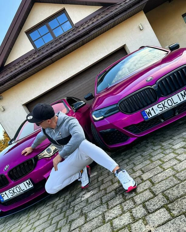 Skolim prowadzi luksusowy styl życia?! Helikopter na koncerty i wyjątkowe BMW w kolorze różu! Jest numerem 1 w Polsce?!