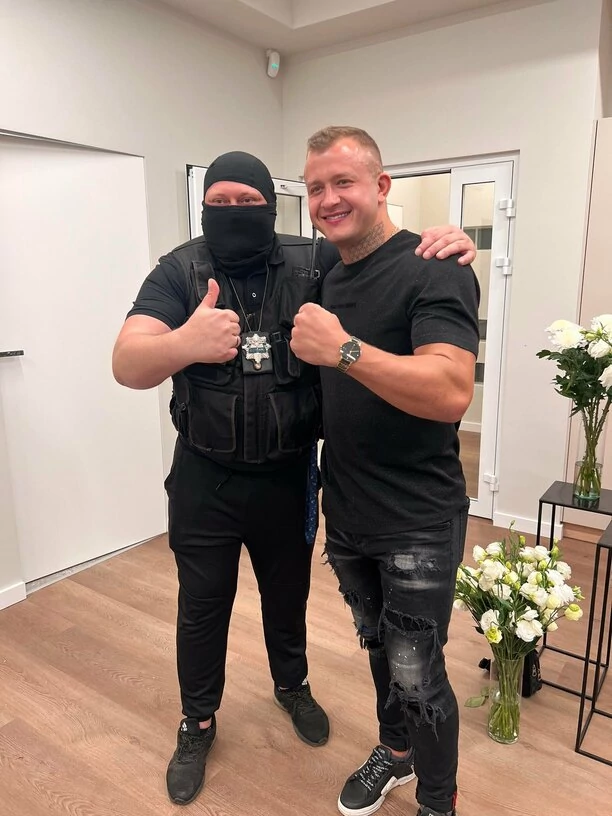 Dawid Narożny gwiazdą na otwarciu Multident Bonding Center Dr Piotra Trafidło! Wśród gości m.in. Rutkowski, Michał Szczygieł, Super Mario [Zdjęcia]