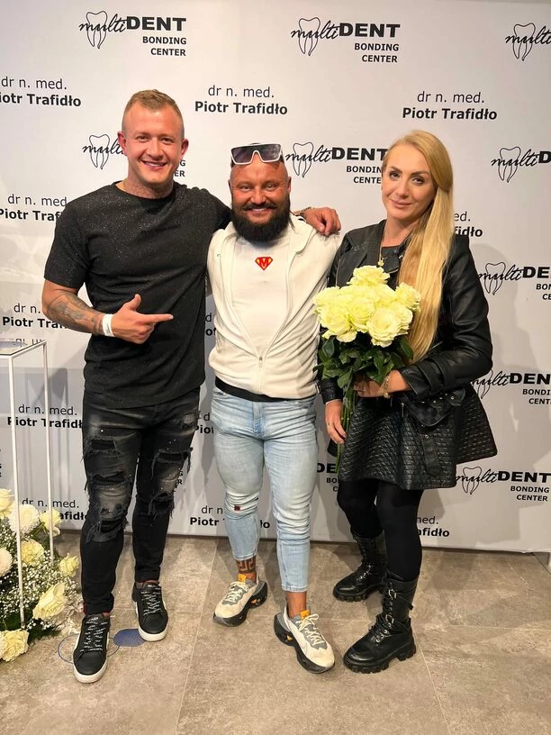 Dawid Narożny gwiazdą na otwarciu Multident Bonding Center Dr Piotra Trafidło! Wśród gości m.in. Rutkowski, Michał Szczygieł, Super Mario [Zdjęcia]