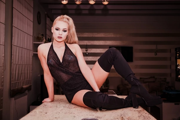 Zdrada w disco polo! Miła x Niegrzeczny to bardzo ponętny i zmysłowy projekt! Zobaczcie gorące zdjęcia oraz video