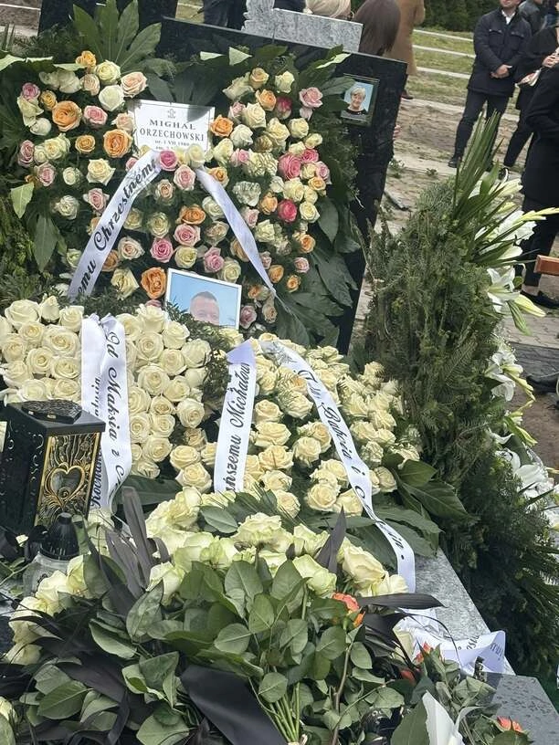 Tak wyglądał pogrzeb DJ Hazela. Symboliczny gest przy urnie poruszył całą Polskę! 