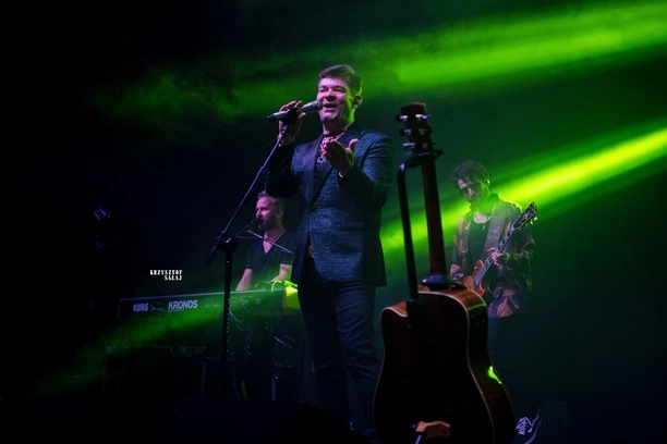 Tłumy fanów bawiły się na XIV Festiwalu Flaków. Na scenie Zenon Martyniuk z zespołem Akcent, Solaris oraz Topky - fotorelacja