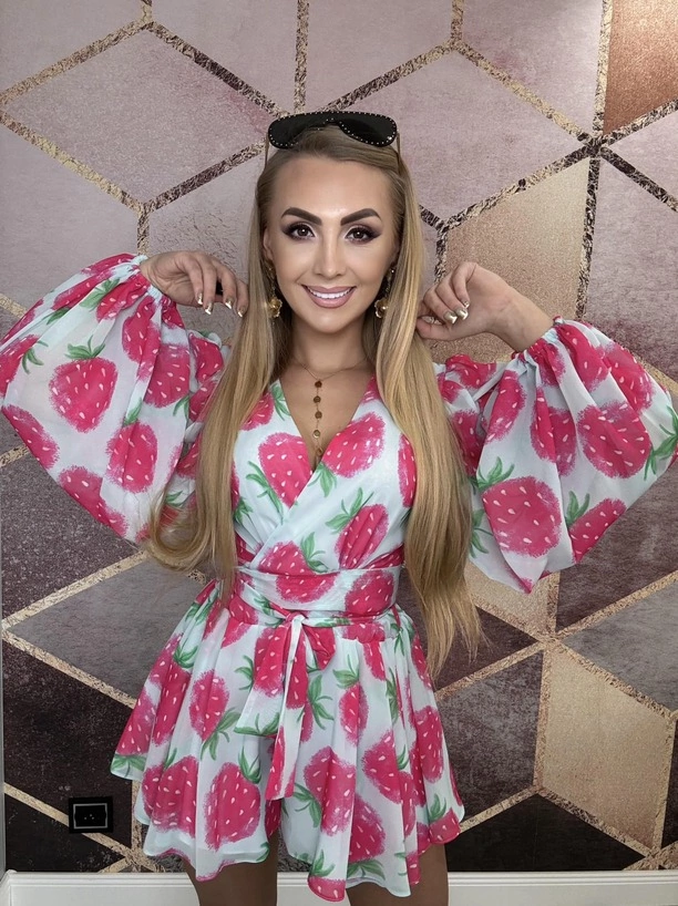 Żona Dawida Narożnego SZOKUJE na Instagramie! Wygląda jak TRUSKAWKOWA Królowa?! Fani komentują 