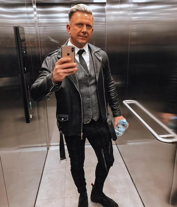 To najlepiej ubrany artysta disco polo? Znany gwiazdor zachwyca wyjątkową stylizacją!