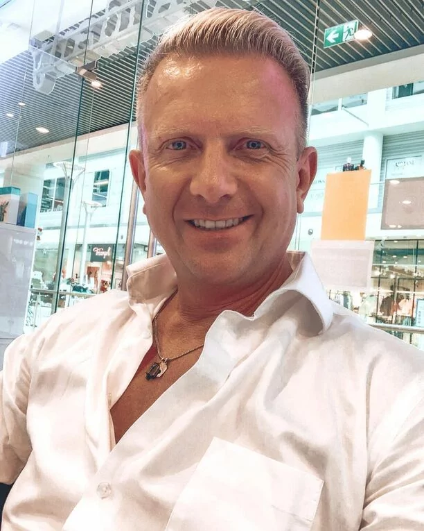 To najlepiej ubrany artysta disco polo? Znany gwiazdor zachwyca wyjątkową stylizacją!