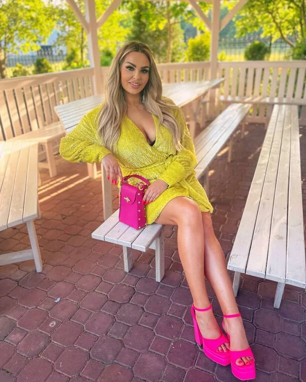 Uwielbiana Paula Karpowicz z duetu Topky zachwyca weselną kreacją! To modowy hit tego sezonu?! 