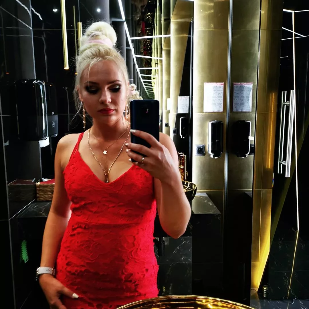 Czerwony kolor pasuje do artystki disco polo?