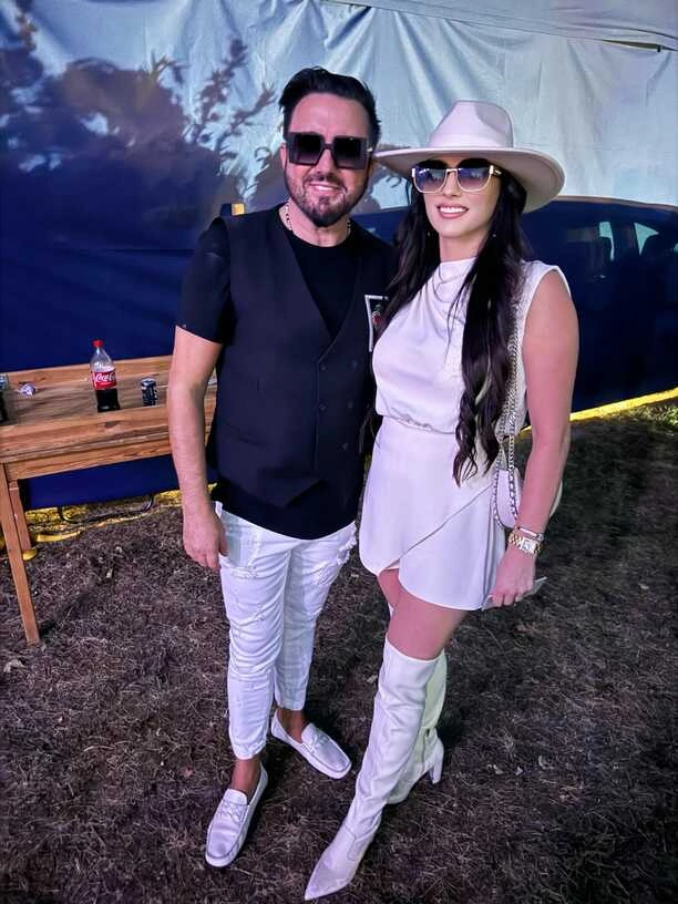 Andre ponownie rozgrzał publiczność – energetyczny koncert w Lipiniec Gmina Margonin TAK się bawi najlepsza publika!| GALERIA

