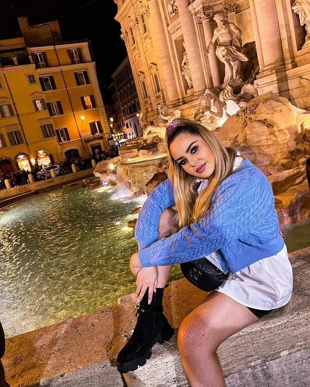 Paula Karpowicz z duetu Topky zachwycała swoim ciałem w Rzymie! Widok zapiera dech w piersiach! 