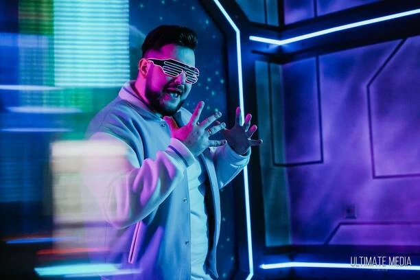 Kosmiczna dziewczyna i galaktyczne ujęcia – tak zapowiada się nowość od zespołu Letni  i Joker.