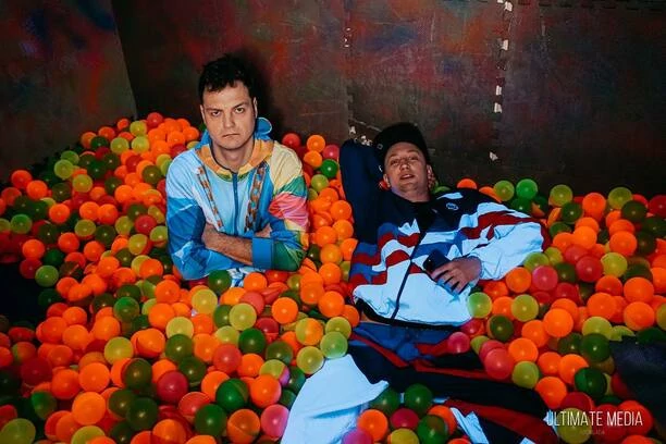 Kosmiczna dziewczyna i galaktyczne ujęcia – tak zapowiada się nowość od zespołu Letni  i Joker.