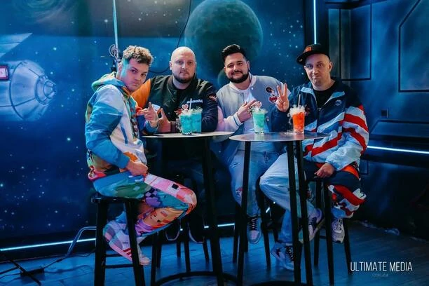 Kosmiczna dziewczyna i galaktyczne ujęcia – tak zapowiada się nowość od zespołu Letni  i Joker.