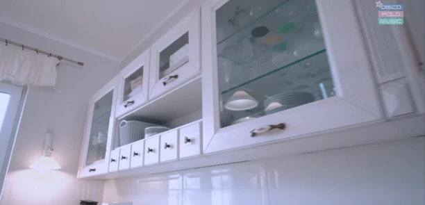 Gwiazdor disco polo pokazał swój dom! Jest skromnie i pięknie?! Jego wnętrze zaskakuje!