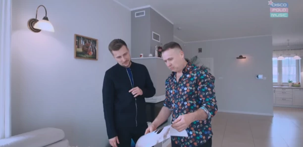 Gwiazdor disco polo pokazał swój dom! Jest skromnie i pięknie?! Jego wnętrze zaskakuje!